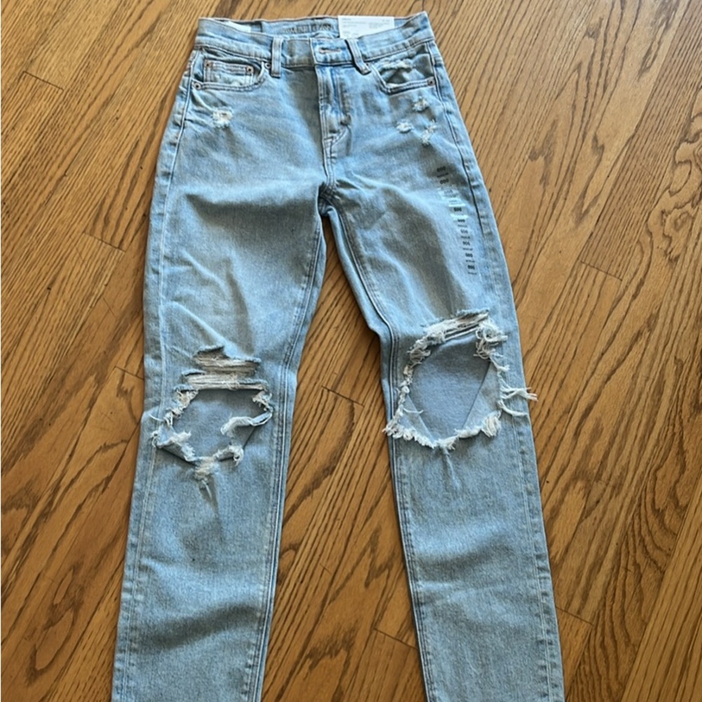 American Eagle Outfitters Light Blue Distressed Boyfriend Jeans